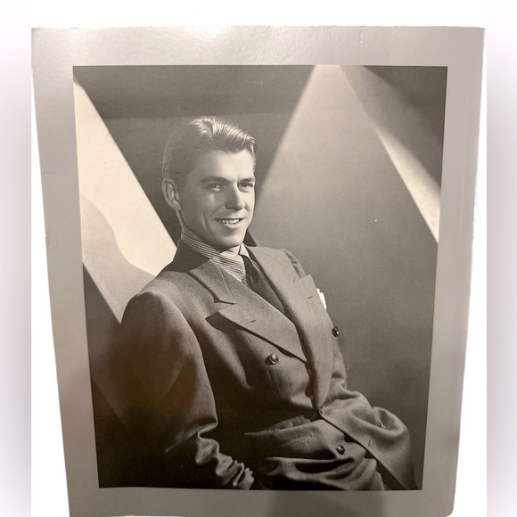 Life Magazine -Ronald Reagan Life in Pictures 1911 - 2004 - Picture 6 of 6